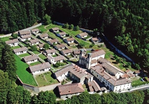 Camaldoli Heritage : The white monks inside the snail