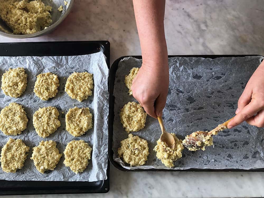 Flat meatballs of millet and eggplant