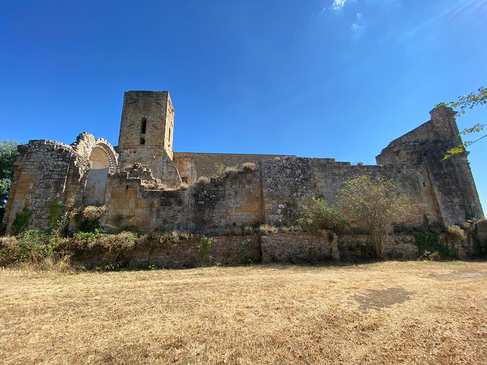 Badia Camaldolese : The Abbey on the precipice