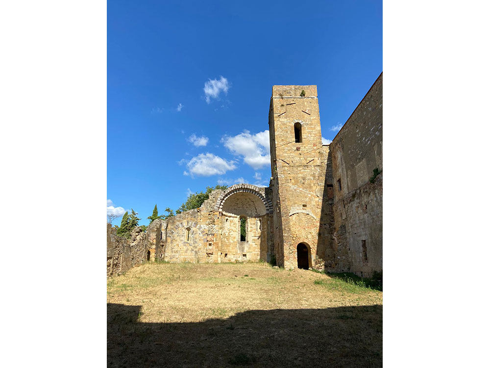 Badia Camaldolese : The Abbey on the precipice